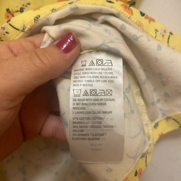 D & Co Denim & Company Yellow Peplum Floral Top Size XS NWOT - Picture 4 of 5